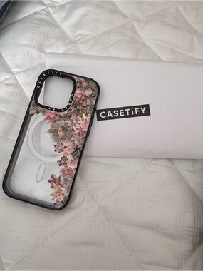Casetify Succulent Clear MagSafe iPhone 15 pro Case with Black Trim